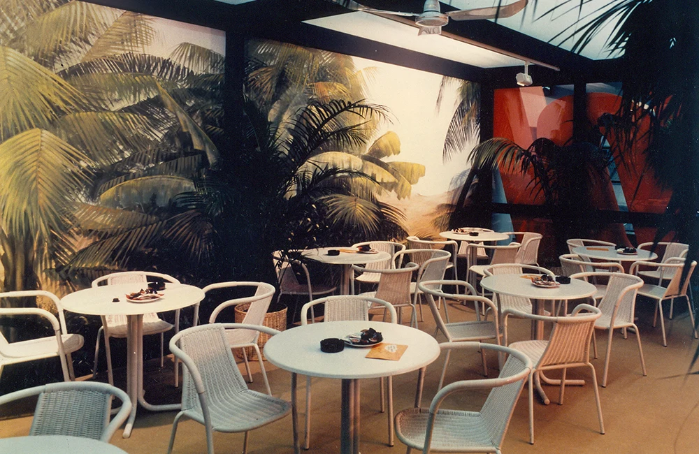 Theatermalerei,  Bühnenmalerei, Prospektmalerei - Werbe- und Messestand für „CASTROL"