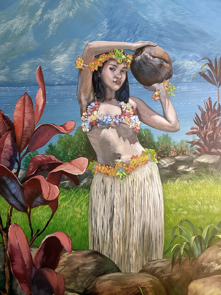 Wandgemälde im Nutzwedel Sonnentherapiezentrum, Frau mit Kokosnuss