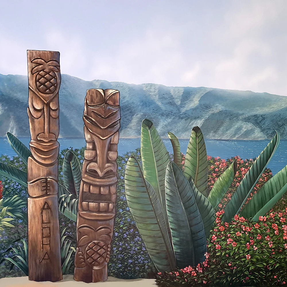 Wandgemälde im Nutzwedel Sonnentherapiezentrum, Totems